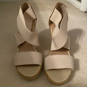 Steve Madden strappy pull on sandals